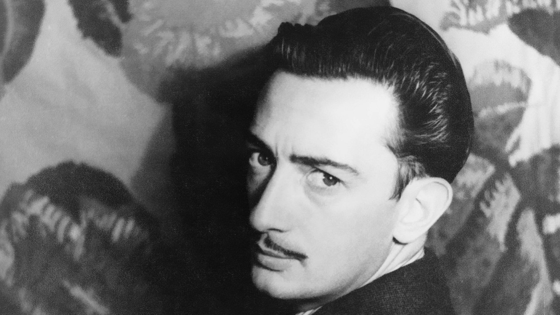 File:Salvador Dalí 1939.jpg