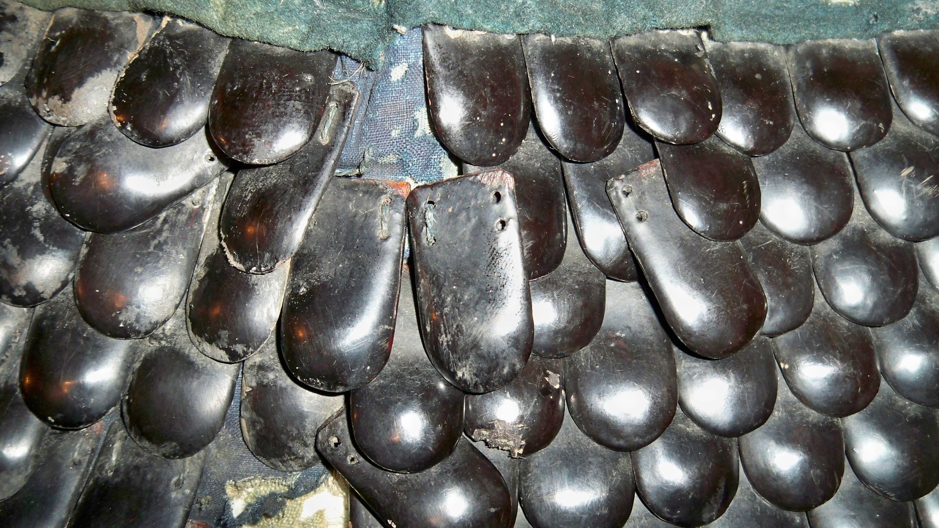 File:Japanese scale armor.JPG