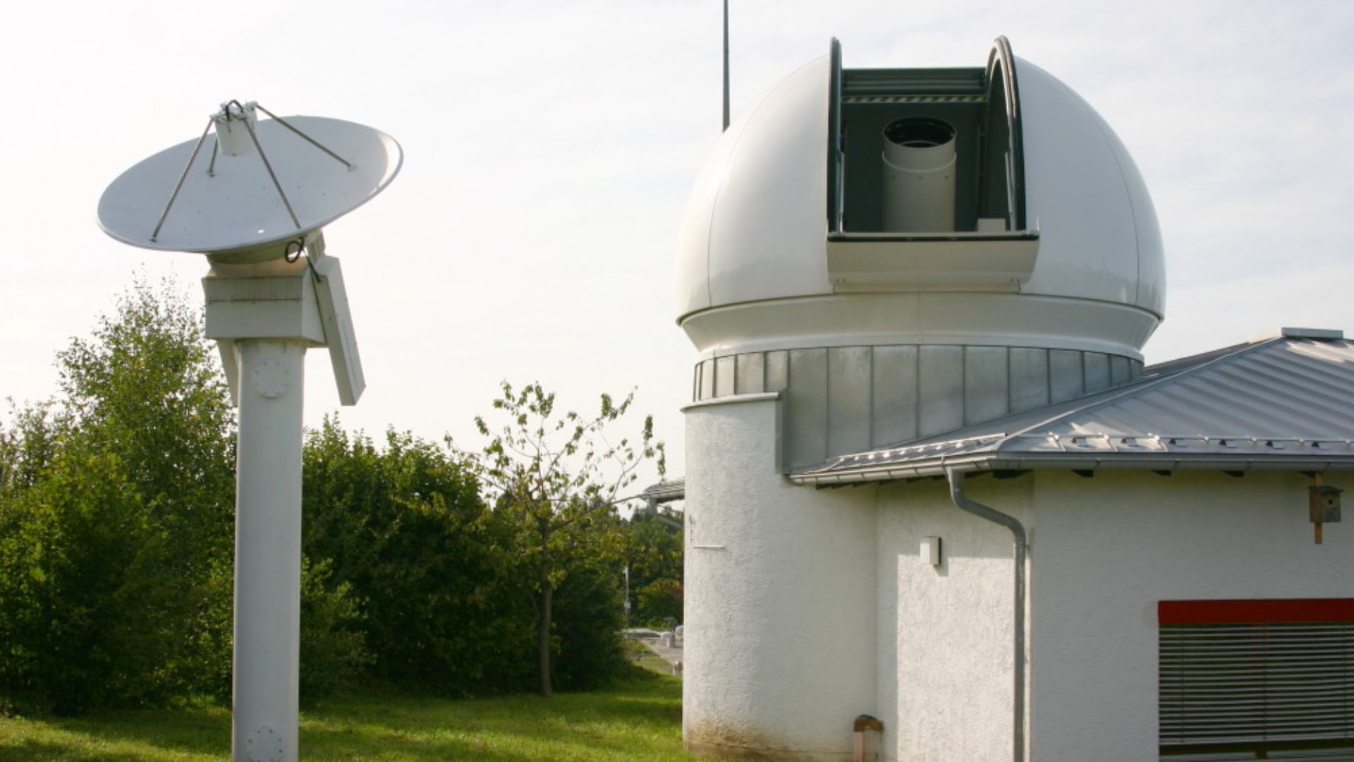 File:Wettzell Laser Ranging System.jpg