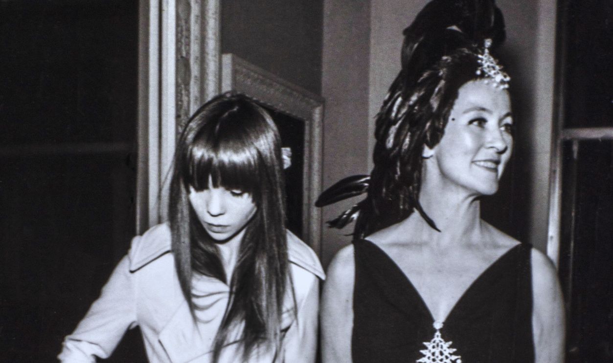 Gettyimages - 845792344, Marietta Tree With Doughter Penelope At Truman Capote BW Ball NEW YORK, NY - NOVEMBER 28: Marietta Tree with doughter Penelope at Truman Capote BW Ball on November 28, 1966 in New York, New York.