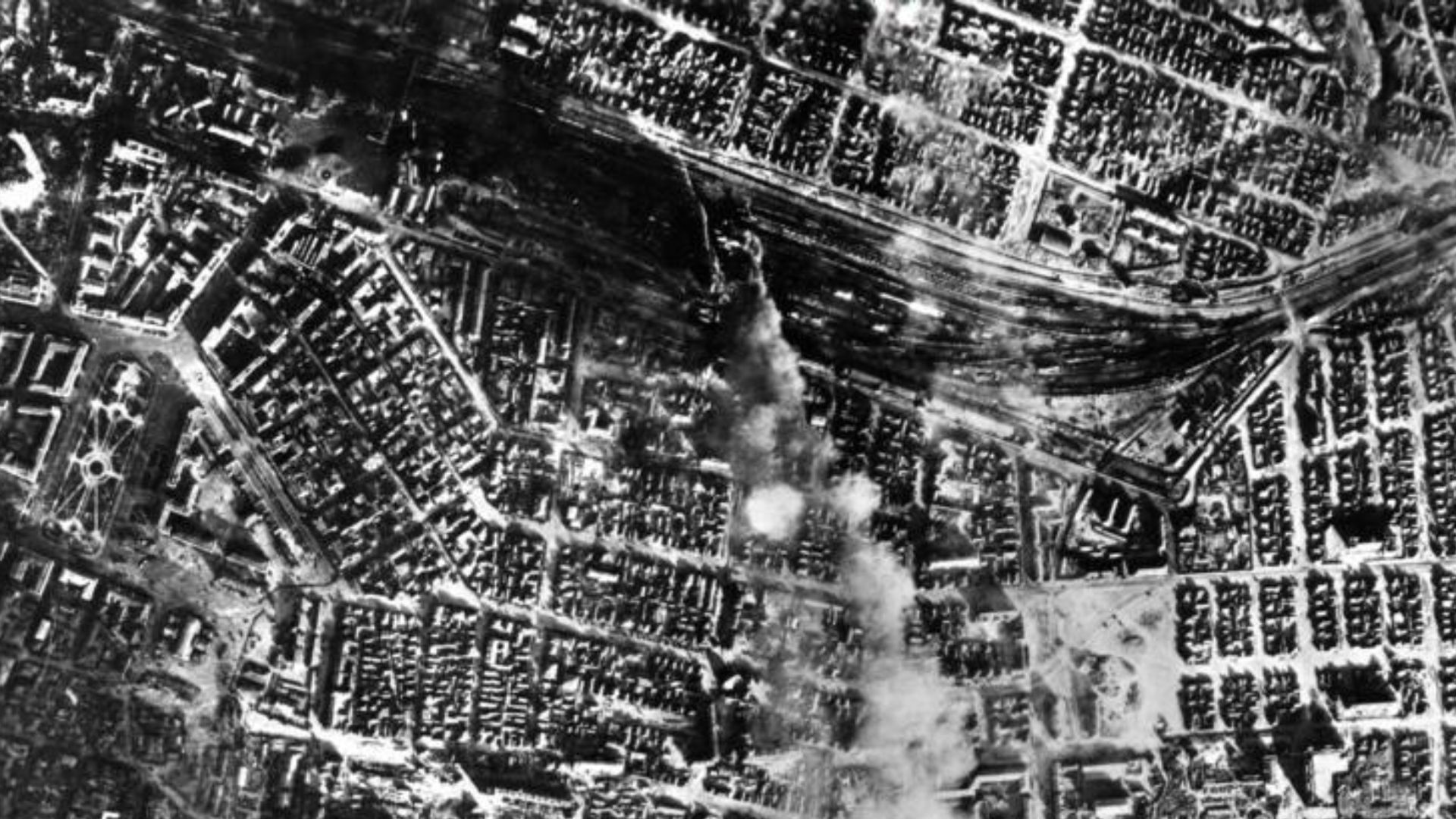 File:Bundesarchiv Bild 183-B22081, Russland, Kampf um Stalingrad, Luftangriff.jpg