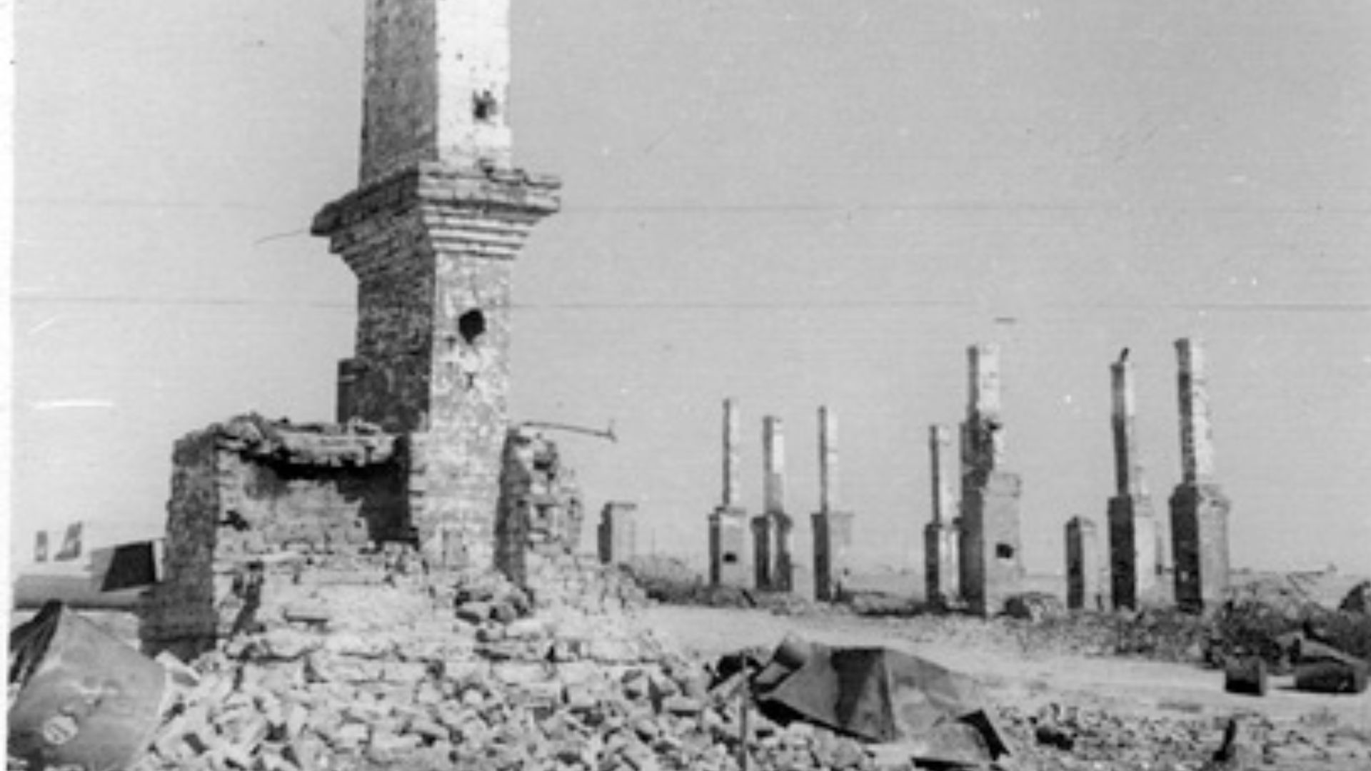 File:Destoyed Buildings in Stalingrad, 1942 (27).jpg