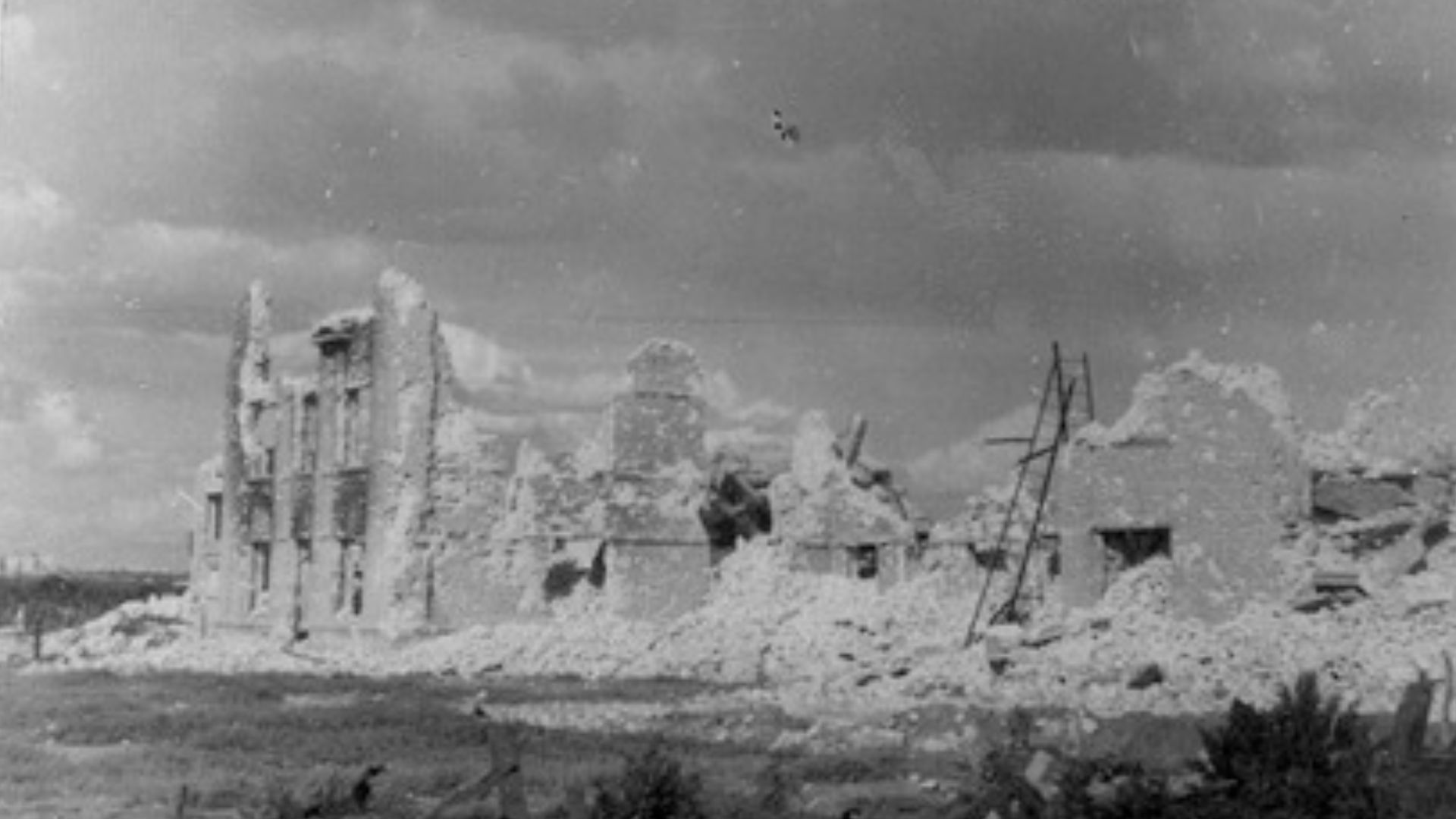 File:Destoyed Buildings in Stalingrad, 1942 (1).jpg