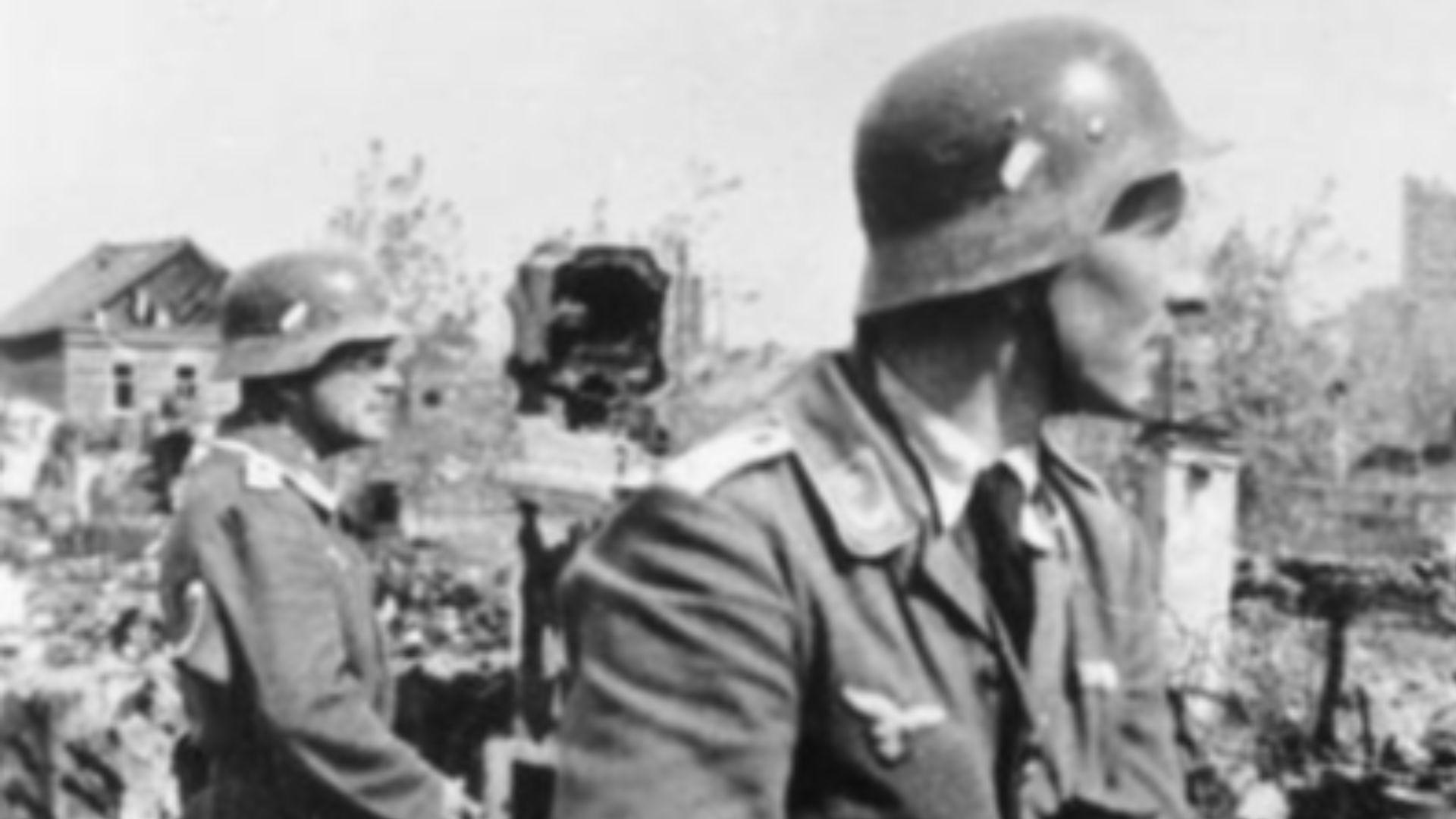 File:Bundesarchiv Bild 183-B22478, Stalingrad, Luftwaffen-Soldaten in Ruinen.jpg