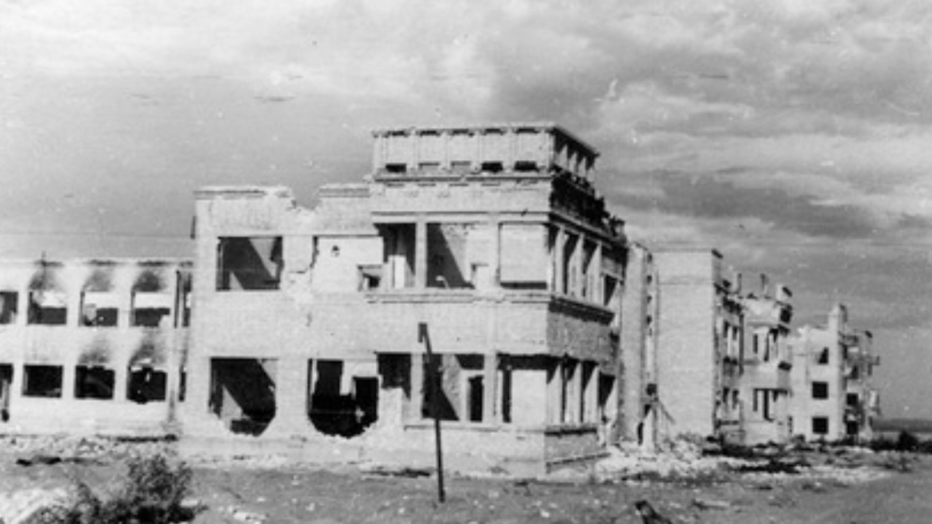 File:Destoyed Buildings in Stalingrad, 1942 (19).jpg