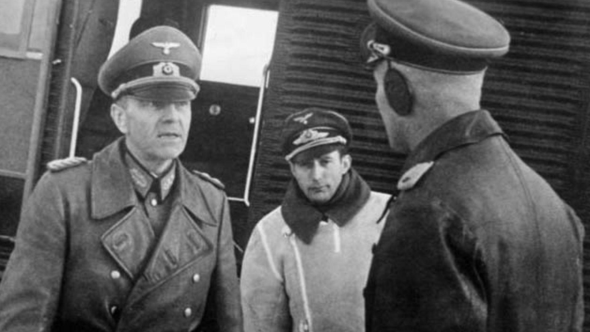 File:Bundesarchiv Bild 101I-021-2081-31A, General Friedrich Paulus.jpg