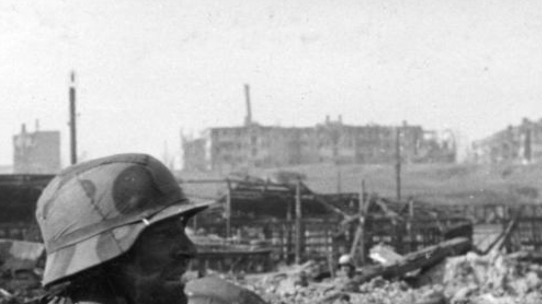 File:Bundesarchiv Bild 116-168-618, Russland, Kampf um Stalingrad, Soldat mit MPi.jpg