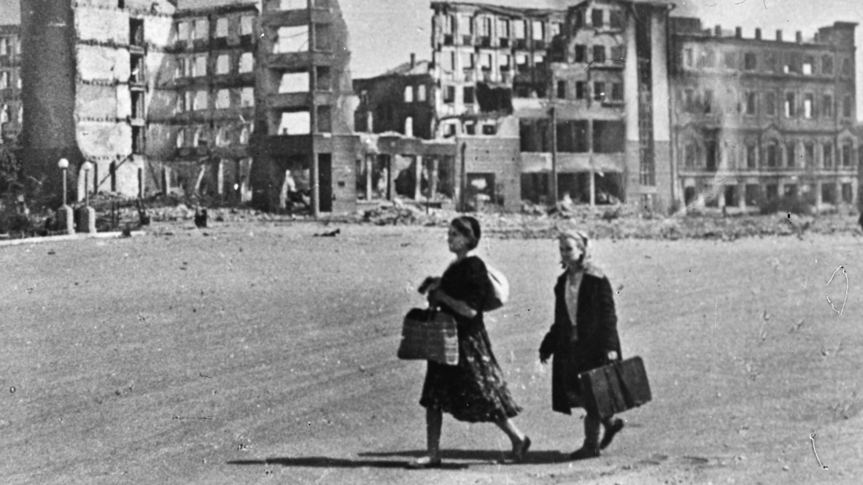 File:Stalingrad verwoeste stad na de oorlogshandelingen, Bestanddeelnr 900-7278.jpg