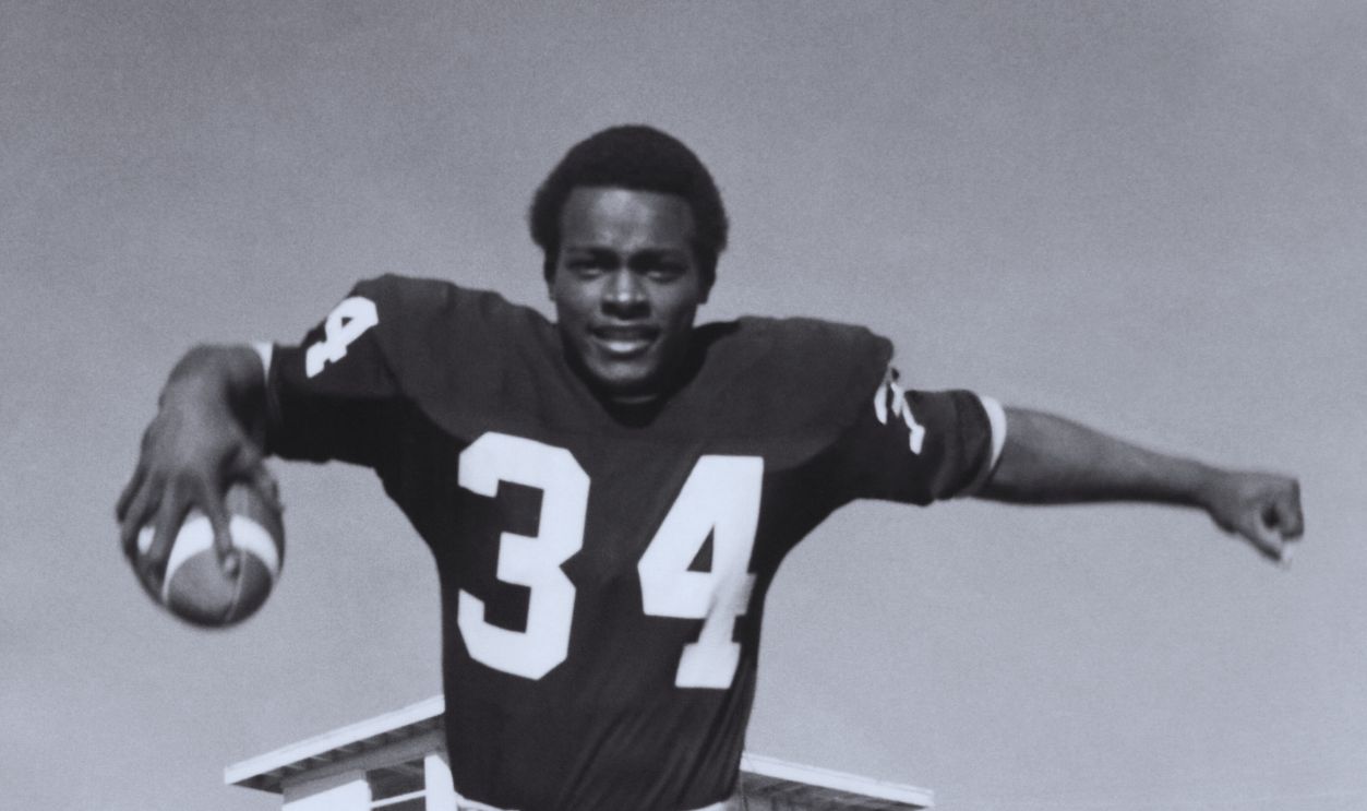 Gettyimages - 1397786007, Chicago Bears running back Walter Payton