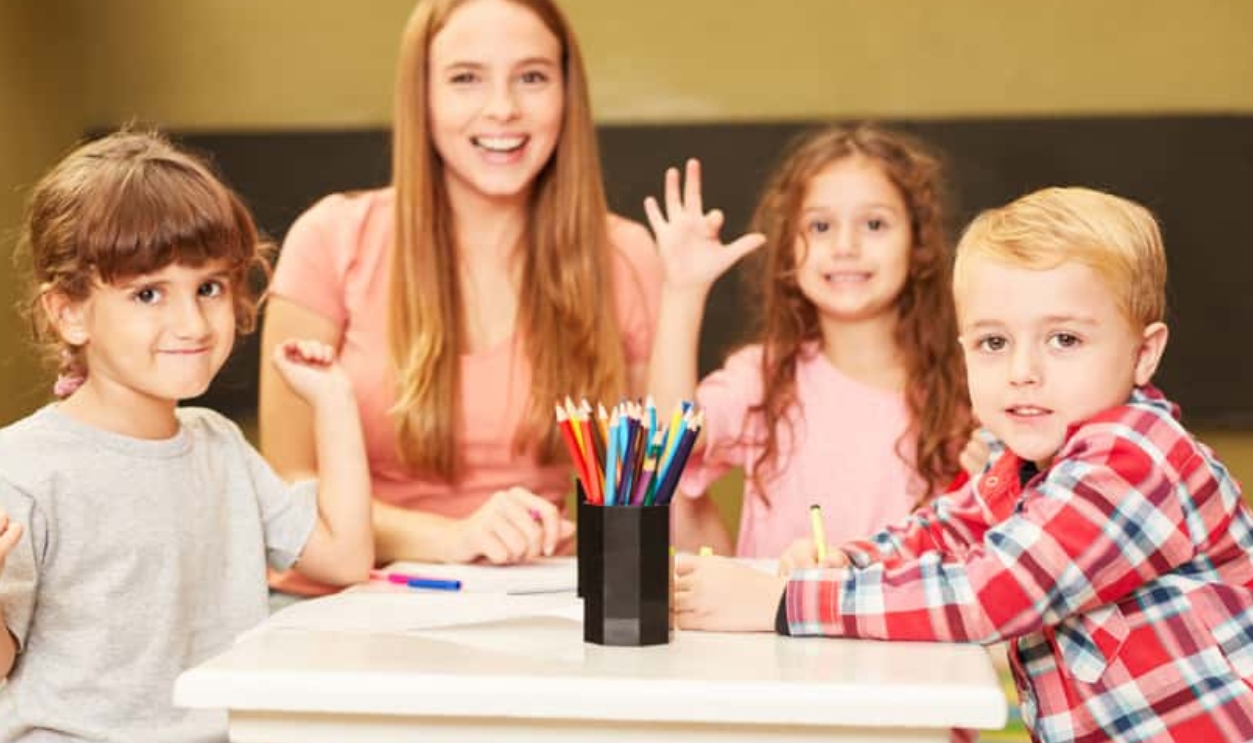 Children Have Fun In The Painting Class, Shutterstock, 1503075998