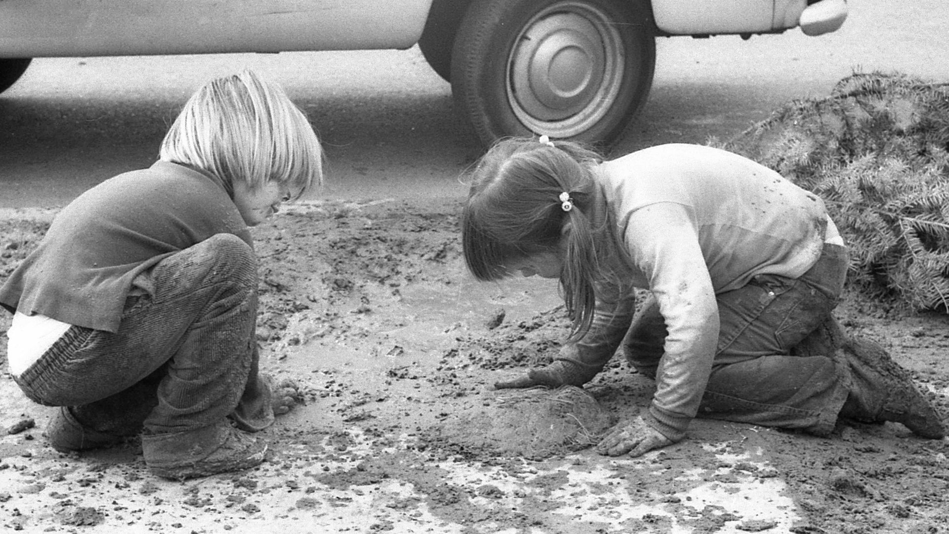 File:Tiny playground (rather playboard), Berkeley, Jan 1970.jpg