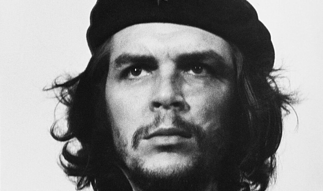 File:Che Guevara - Guerrillero Heroico by Alberto Korda.png