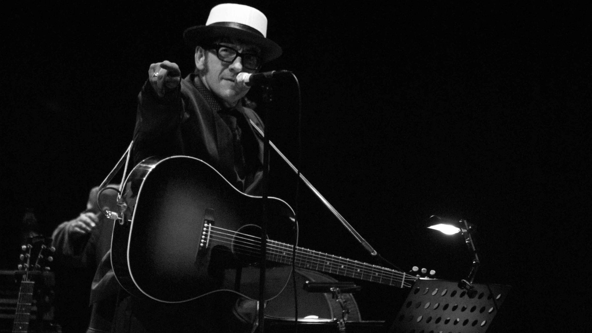File:Elvis costello DSC 0120 5582 (4799411791).jpg
