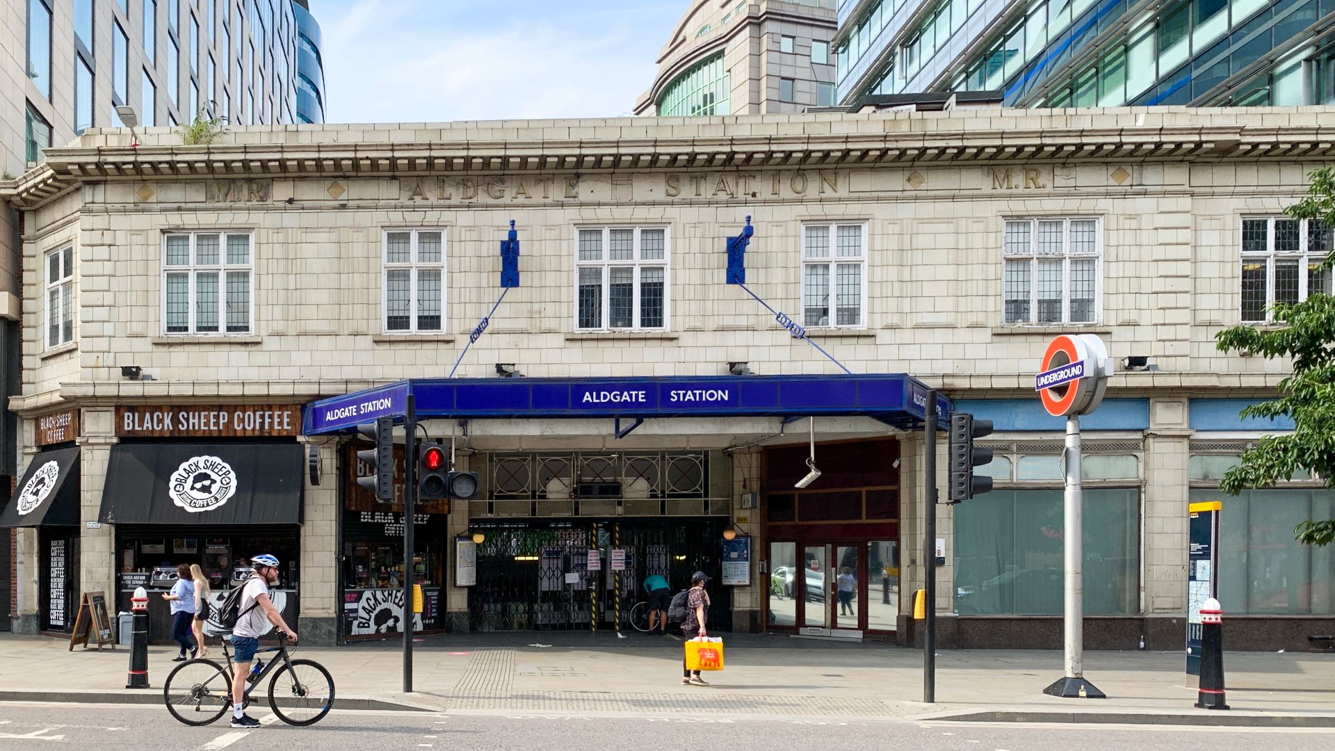 File:Aldgate station front 2020.jpg