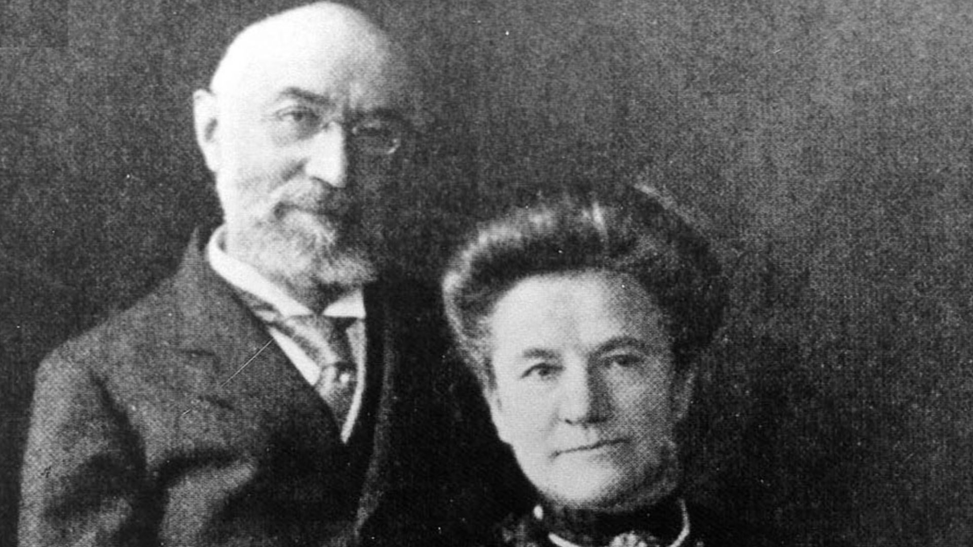 File:Ida and Isidor Straus.jpg