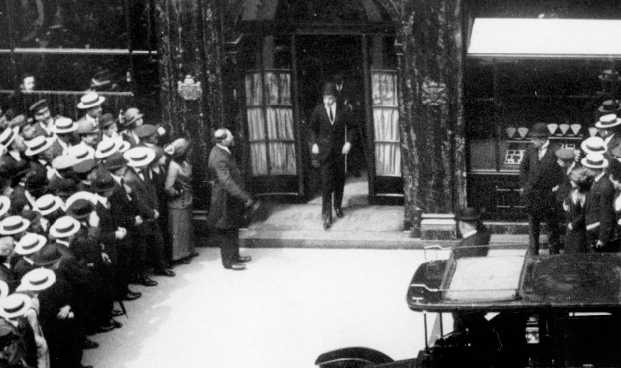 Gettyimages-106504013-Scaled (2)