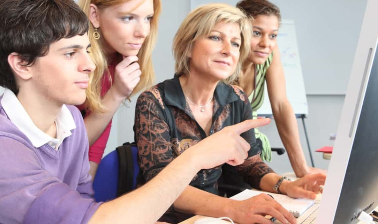 Computer Class, Shutterstock, 65878555