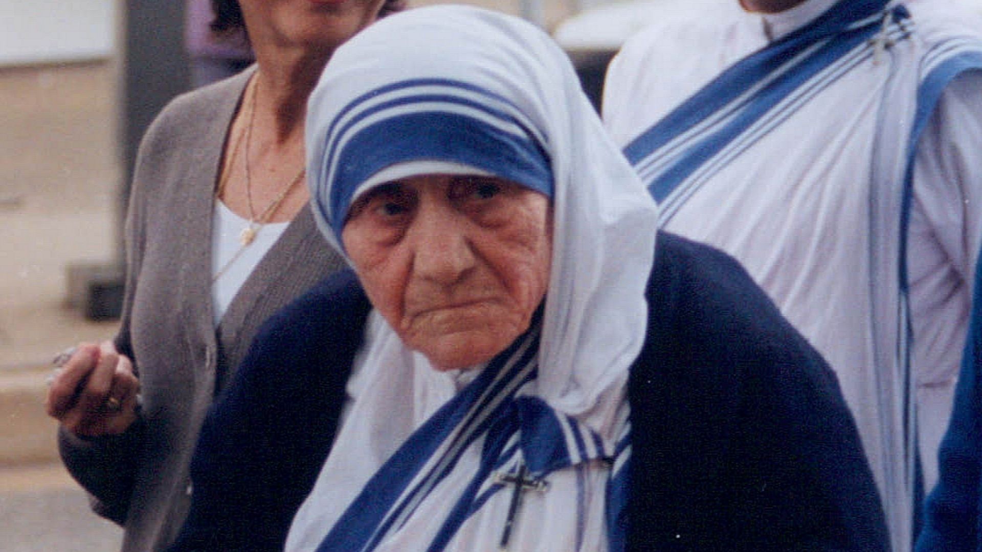 File:Mother Teresa in 1996.jpg
