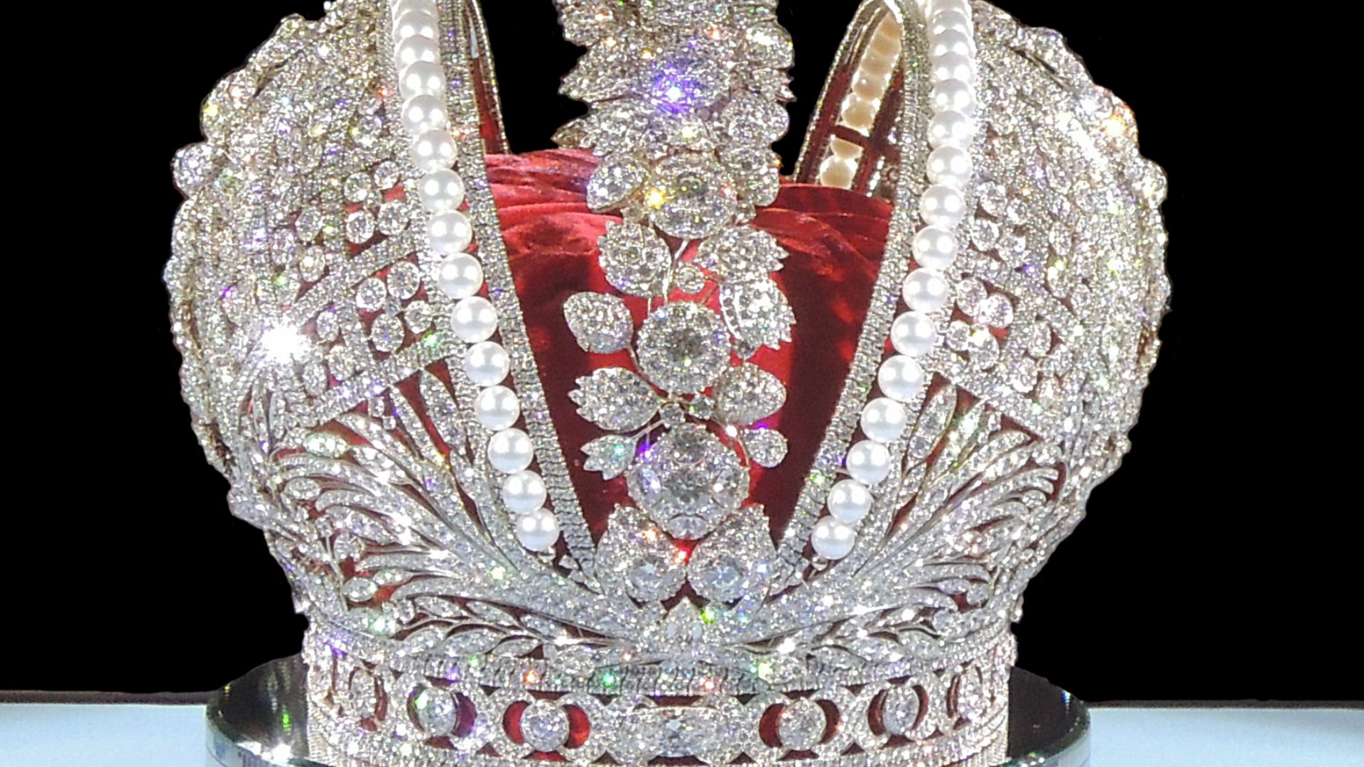 File:Imperial Crown of Russia (copy by Smolensk Diamonds company, 2012) - photo by Shakko 01.JPG