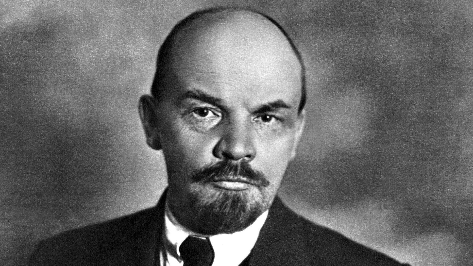 File:Lenin in 1920.jpg