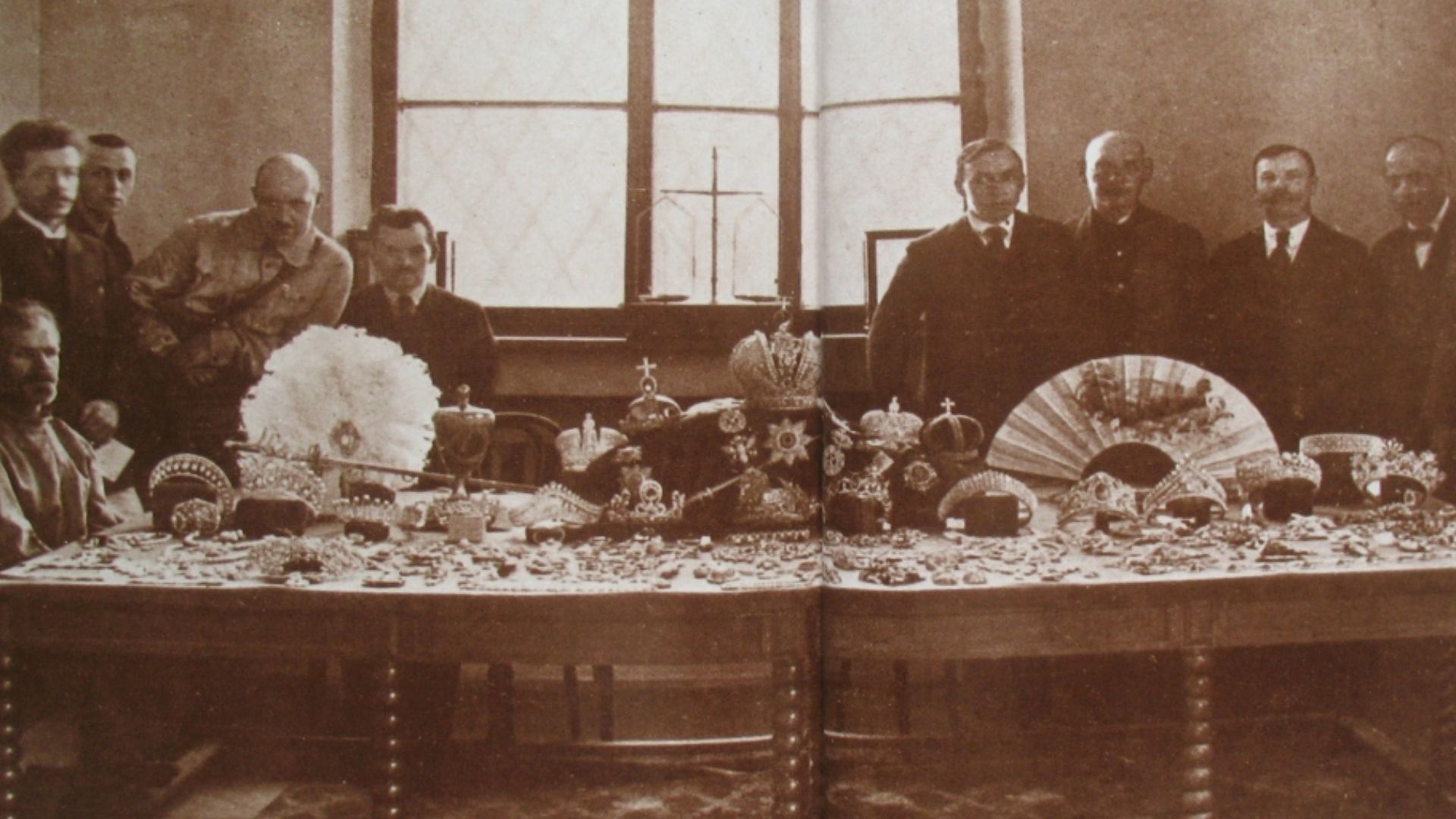 File:Imperial regalia of Russia - BW photo 2.jpg