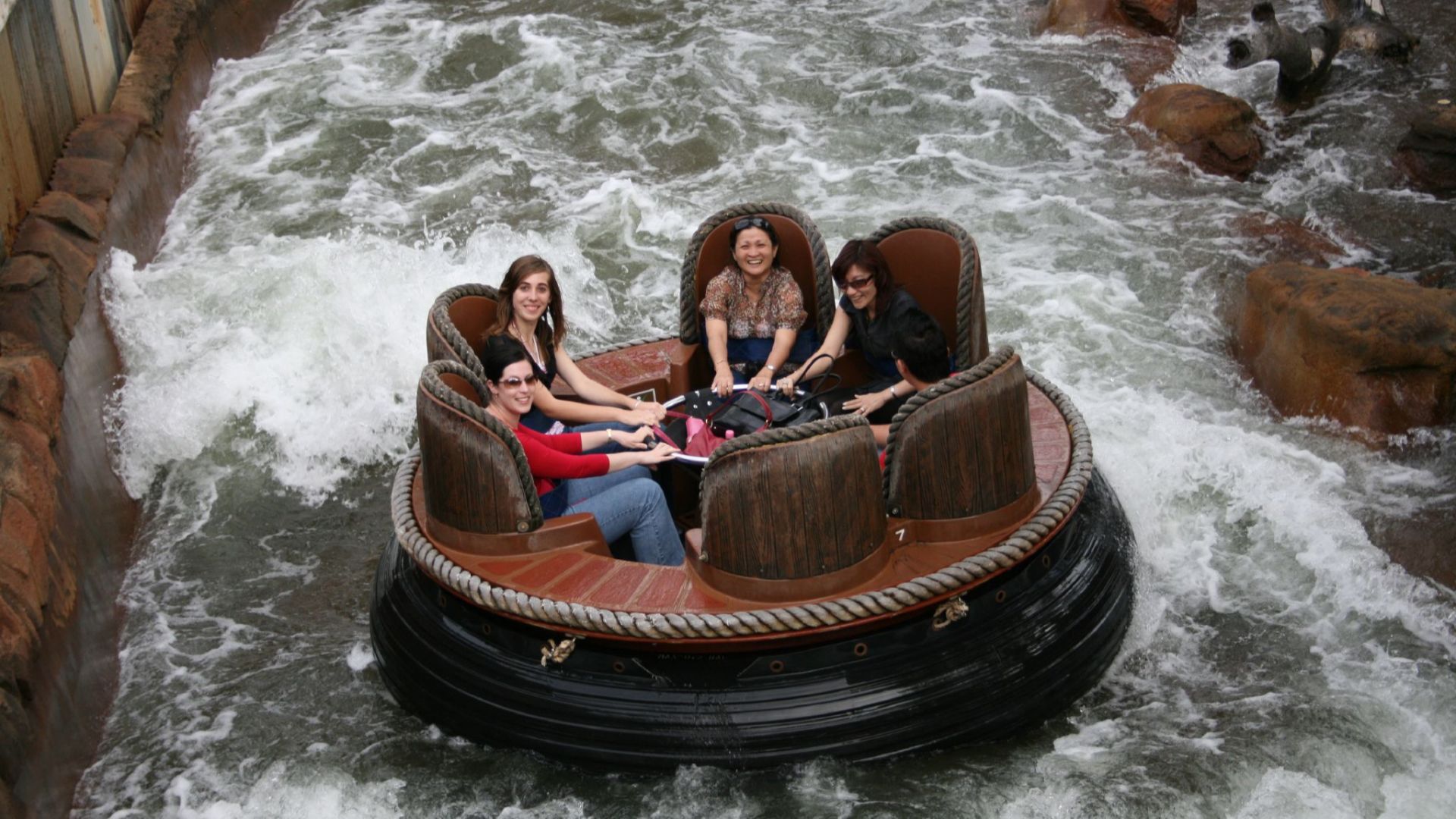 File:Thunder River Rapids Ride.jpg