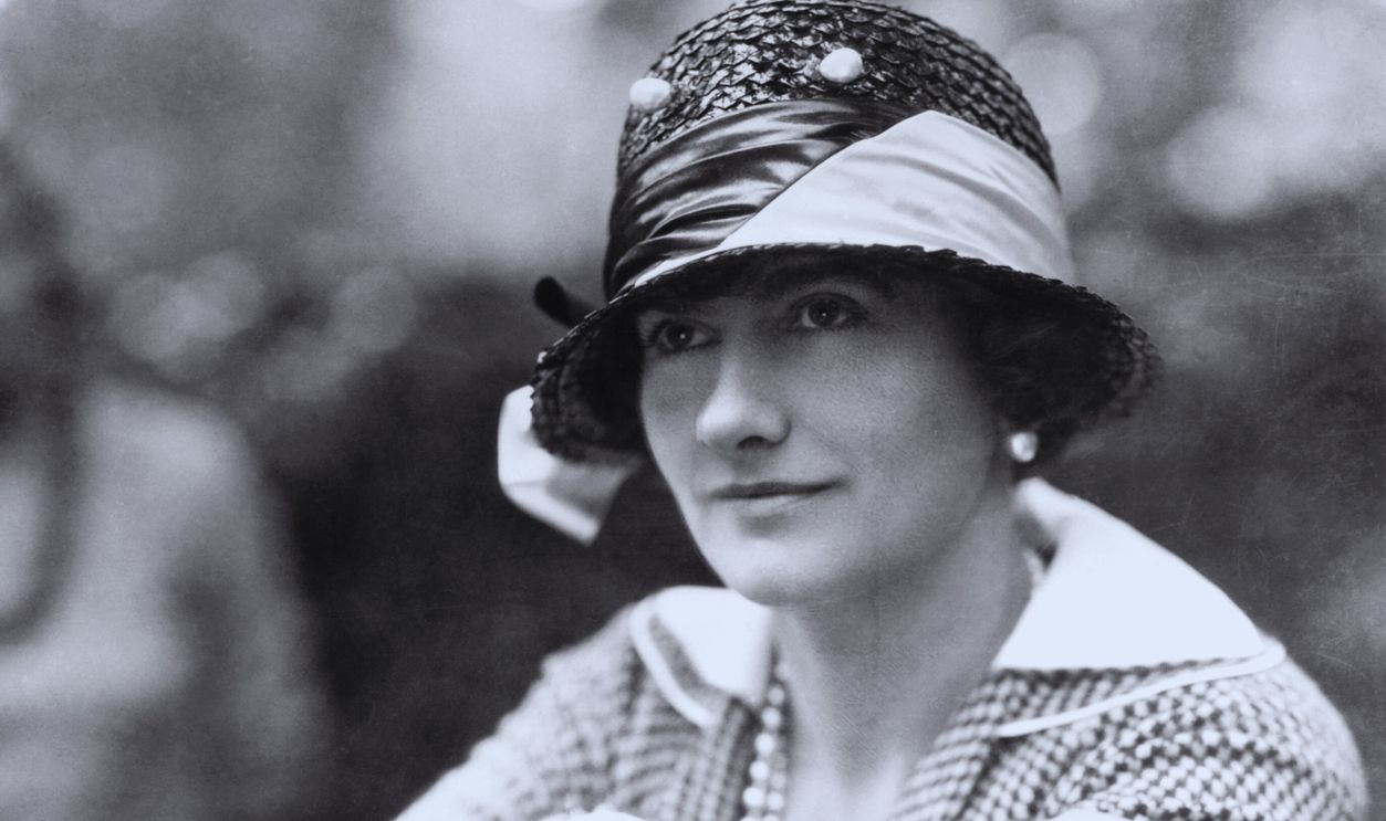 Gettyimages - 613506108, Coco Chanel The French couturier and fashion designer Gabrielle 'Coco' Chanel (1883-1971). 
