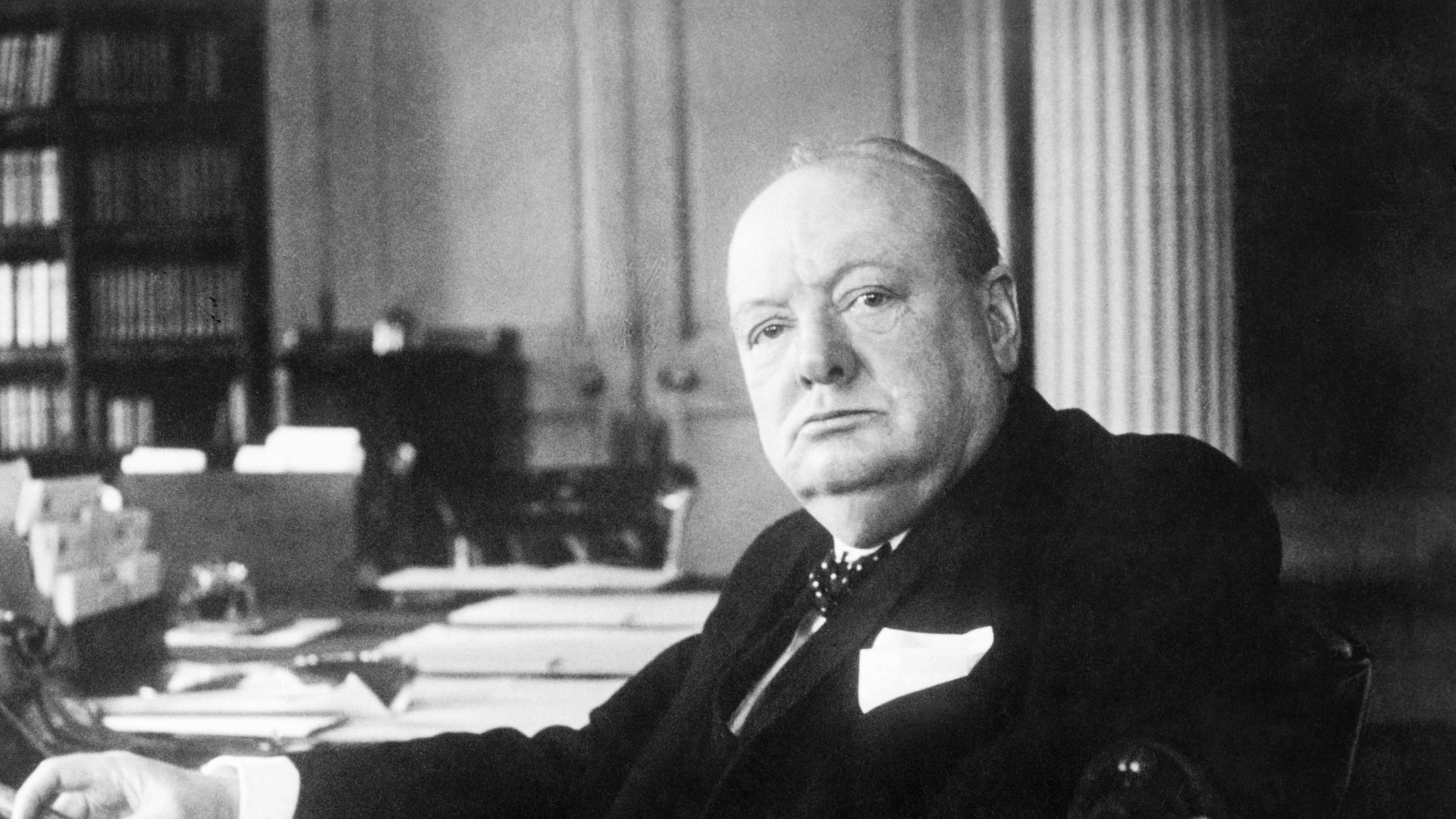 File:Winston Churchill As Prime Minister 1940-1945 MH26392.jpg