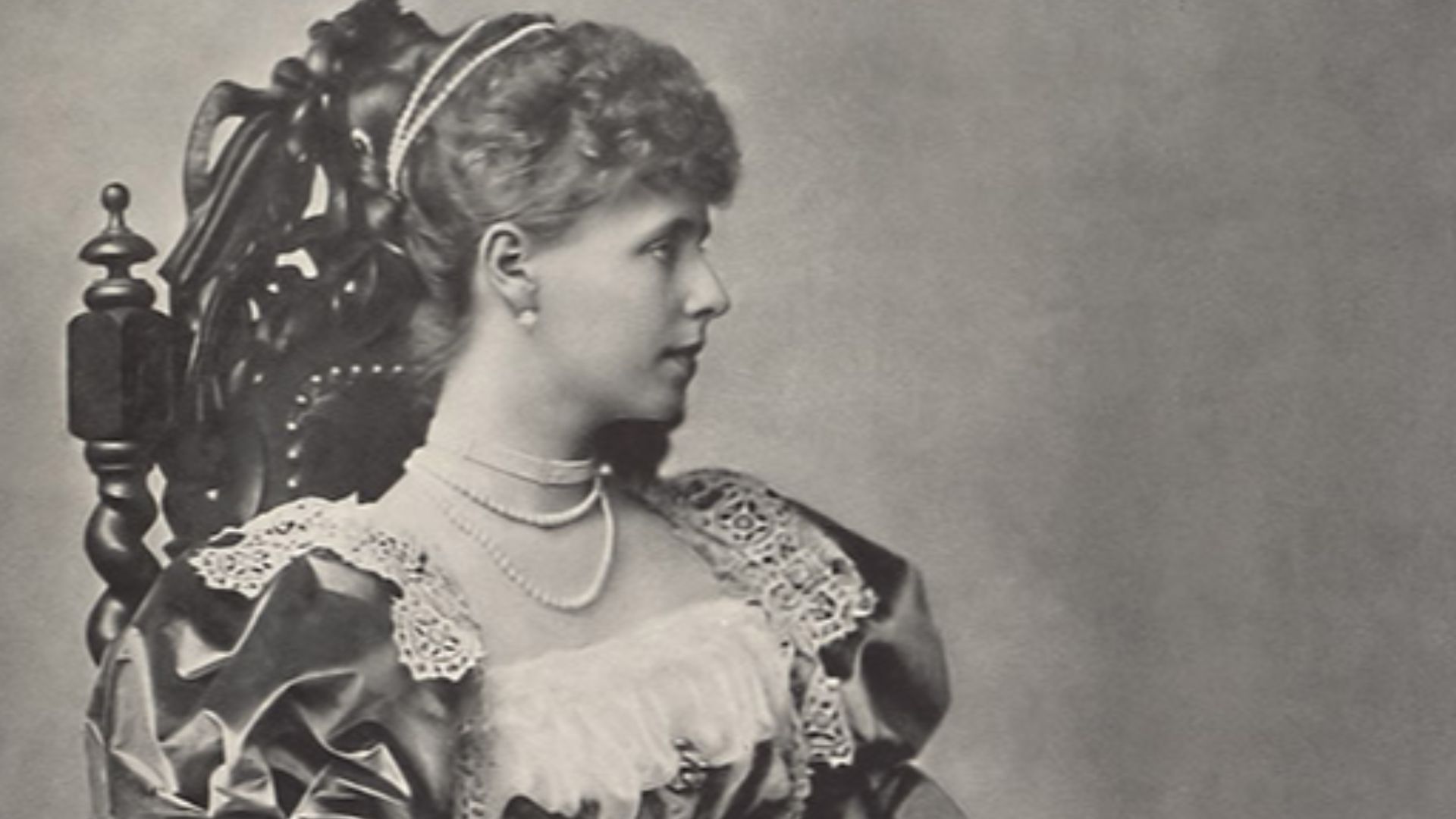 File:Marie, Crown Princess of Romania.jpg