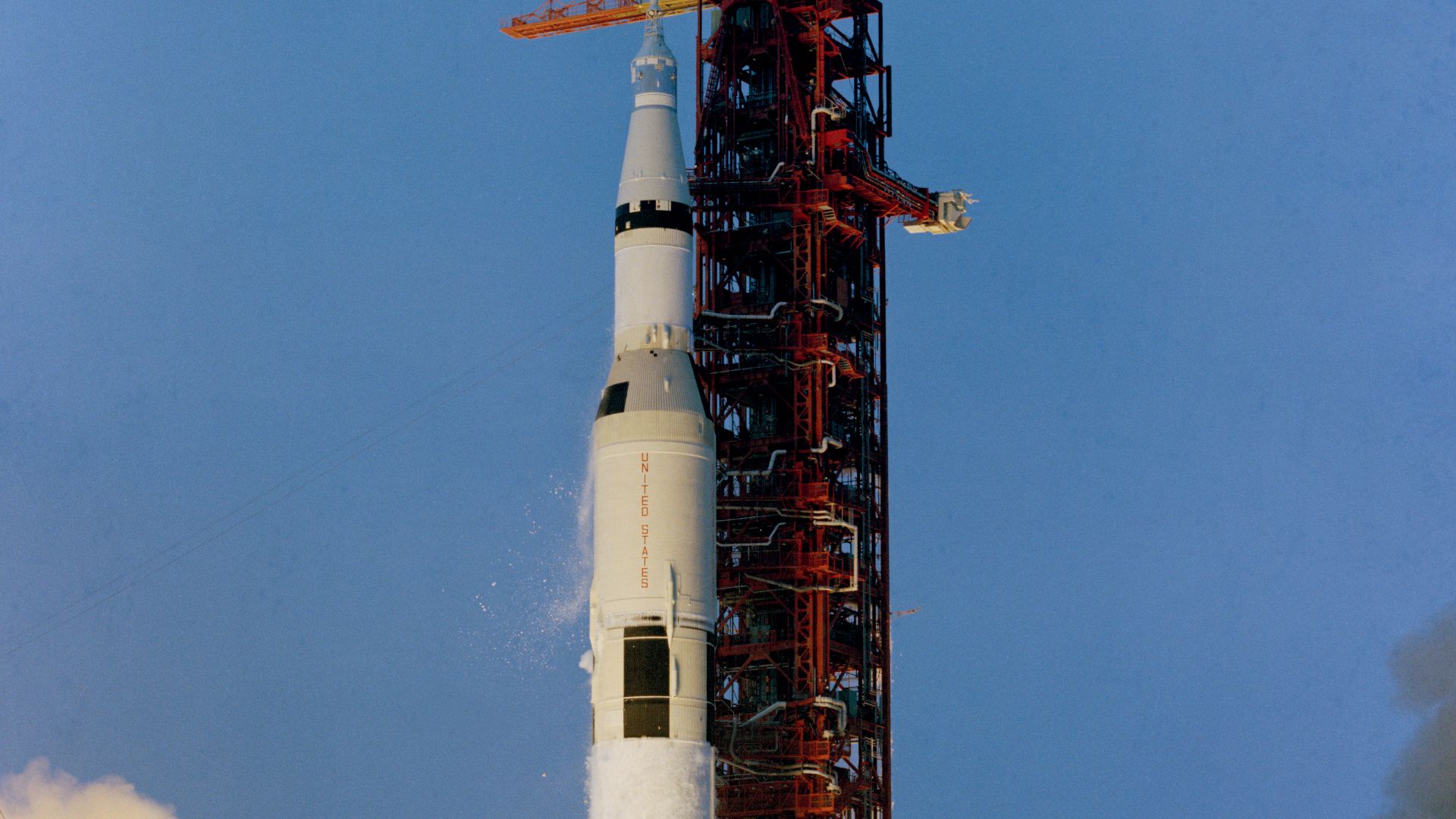File:Apollo 13 launch (S70-34852).jpg