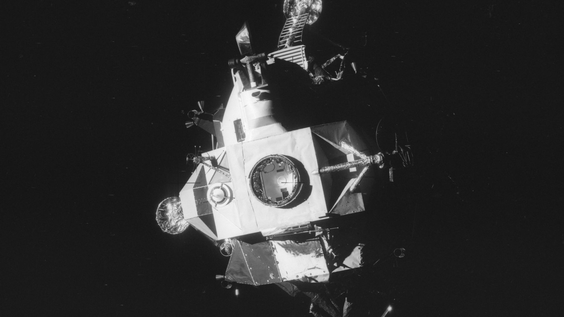 File:Apollo 13 LM undocking (AS13-59-8566) (cropped).jpg