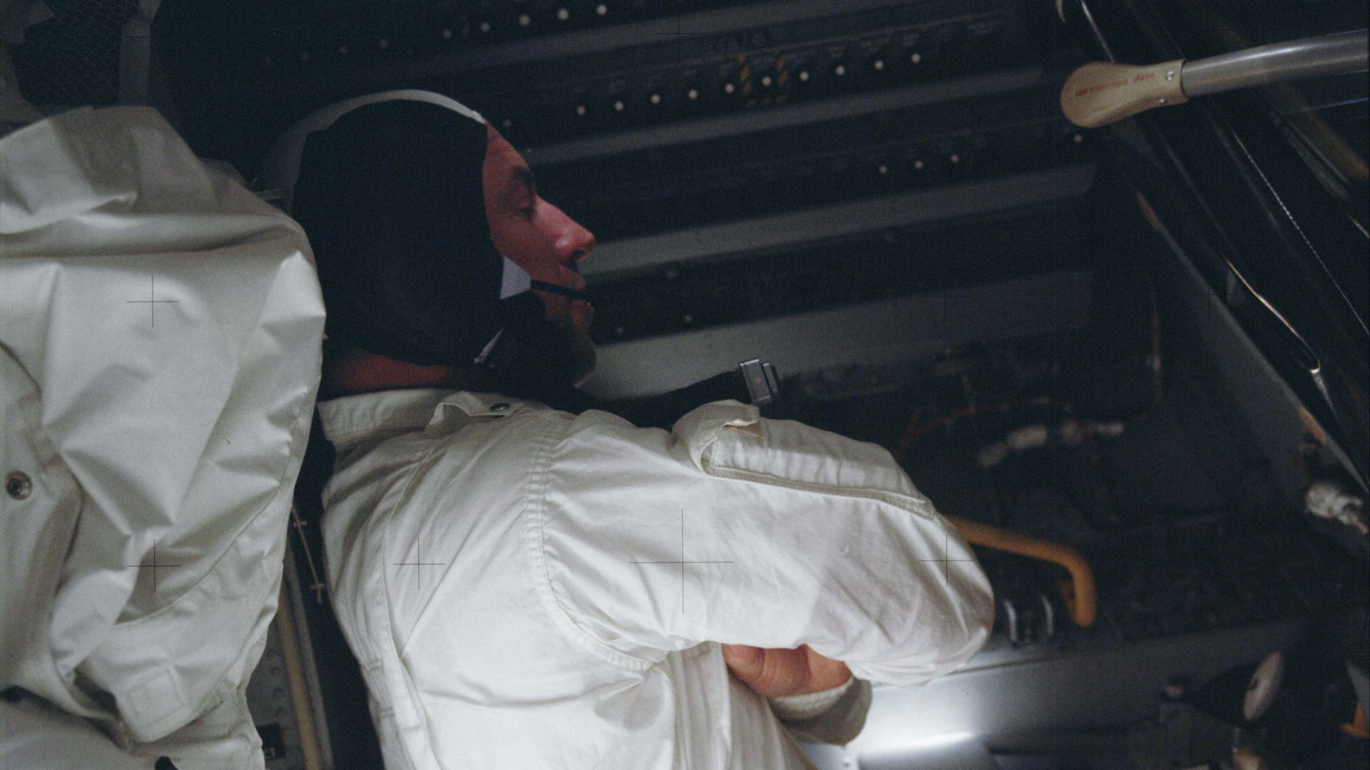 File:Apollo 13 Hasselblad image from film magazine 62-JJ (cropped).jpg