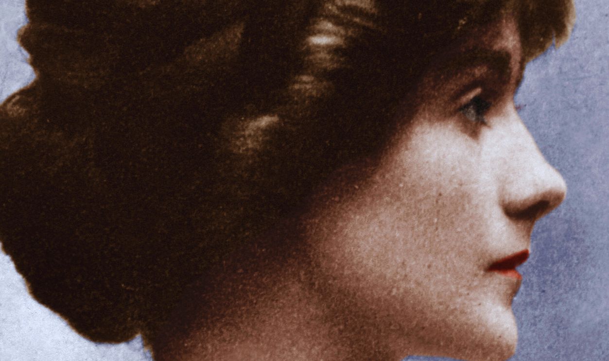 Gettyimages - 89865146, Gabrielle Chasnel called Coco Chanel (1883-1971), french fashion designer, here before 1914 