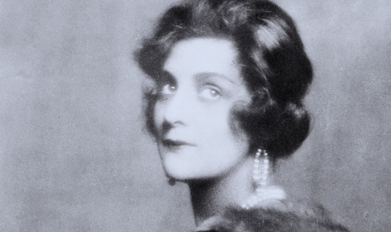 Gettyimages - 515206646, Fashion Designer Gabrielle Coco Chanel (Original Caption) 07/13/1926-Paris, France- This picture is one of the latest studio portraits of Mme. Coco Chanel, owner of a famous Paris dressmaking house, and well-known figure in Parisian artistic circles. 