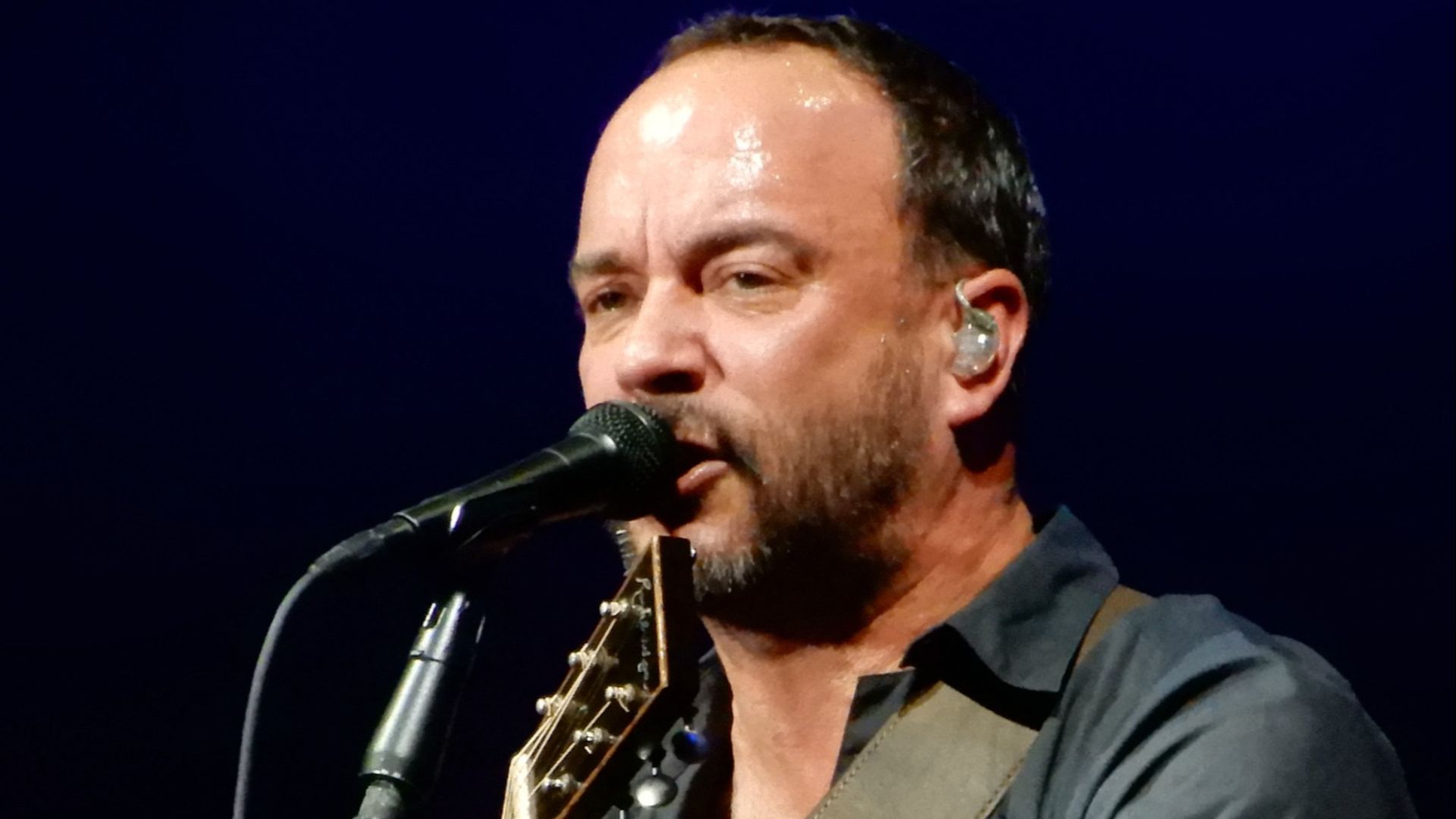 File:Dave Matthews in Concert (43501212971).jpg