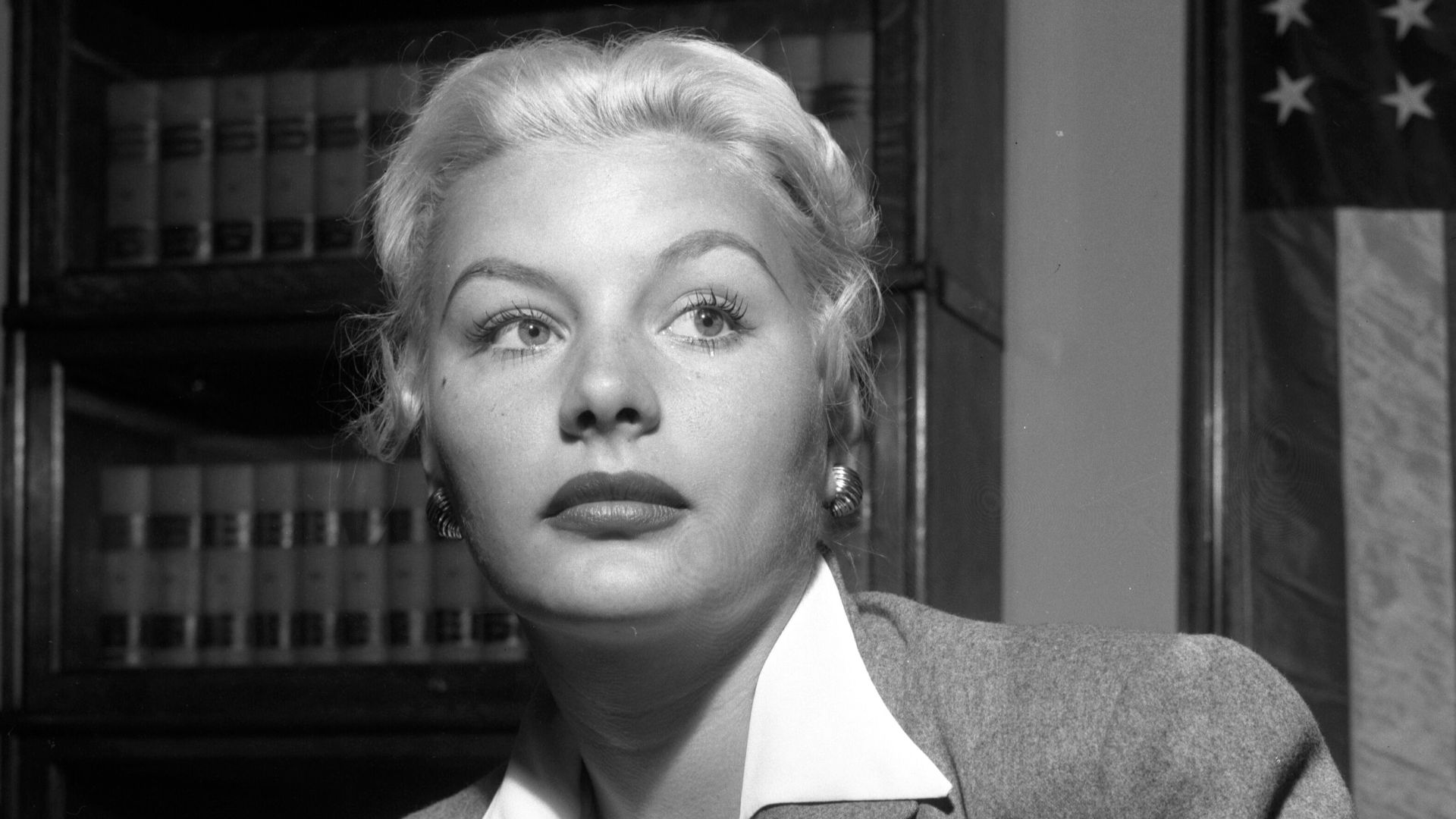 File:Barbara Payton wins divorce from husband John.jpg