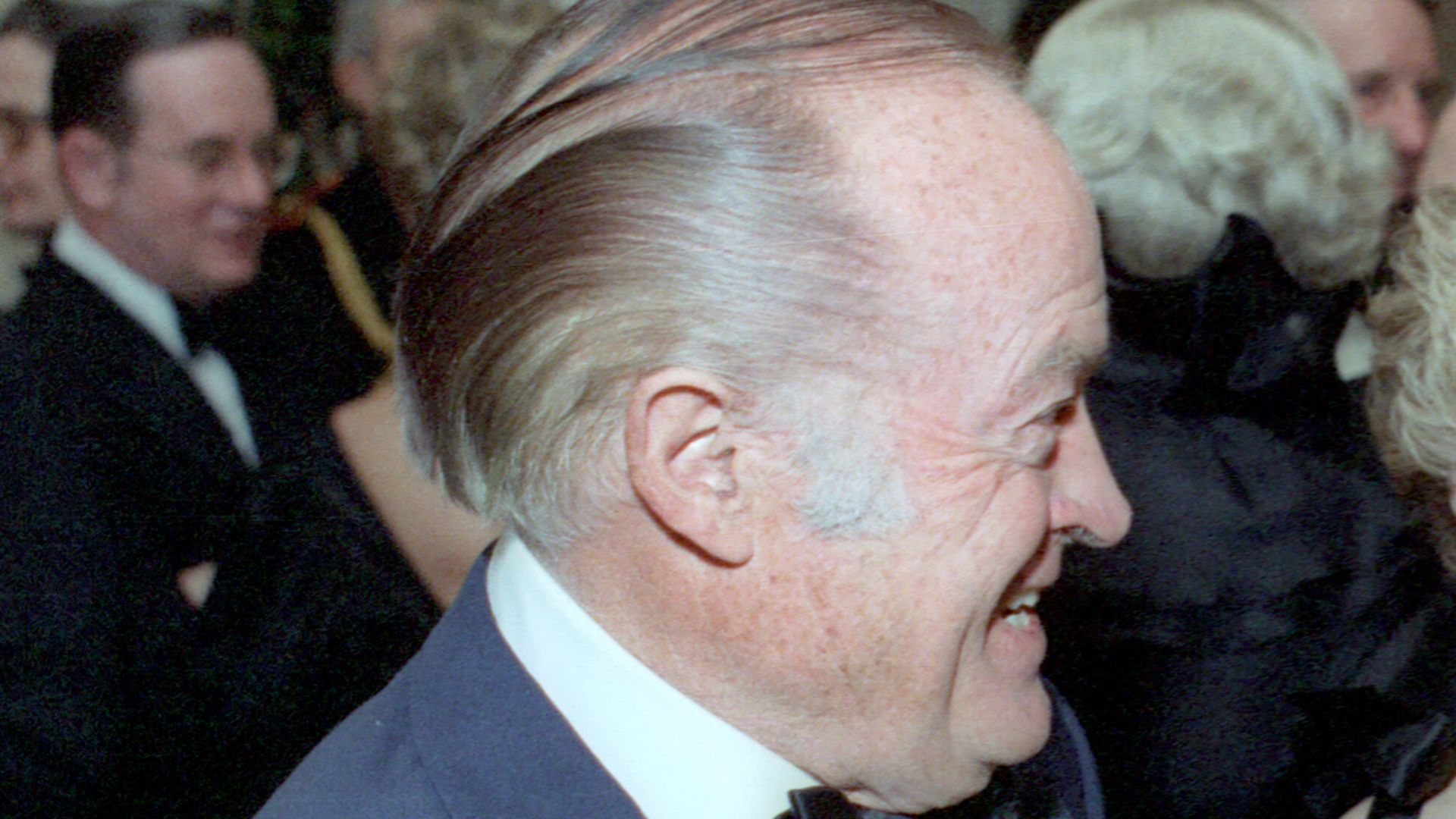 File:President Ronald Reagan and Nancy Reagan talking with Bob Hope.jpg