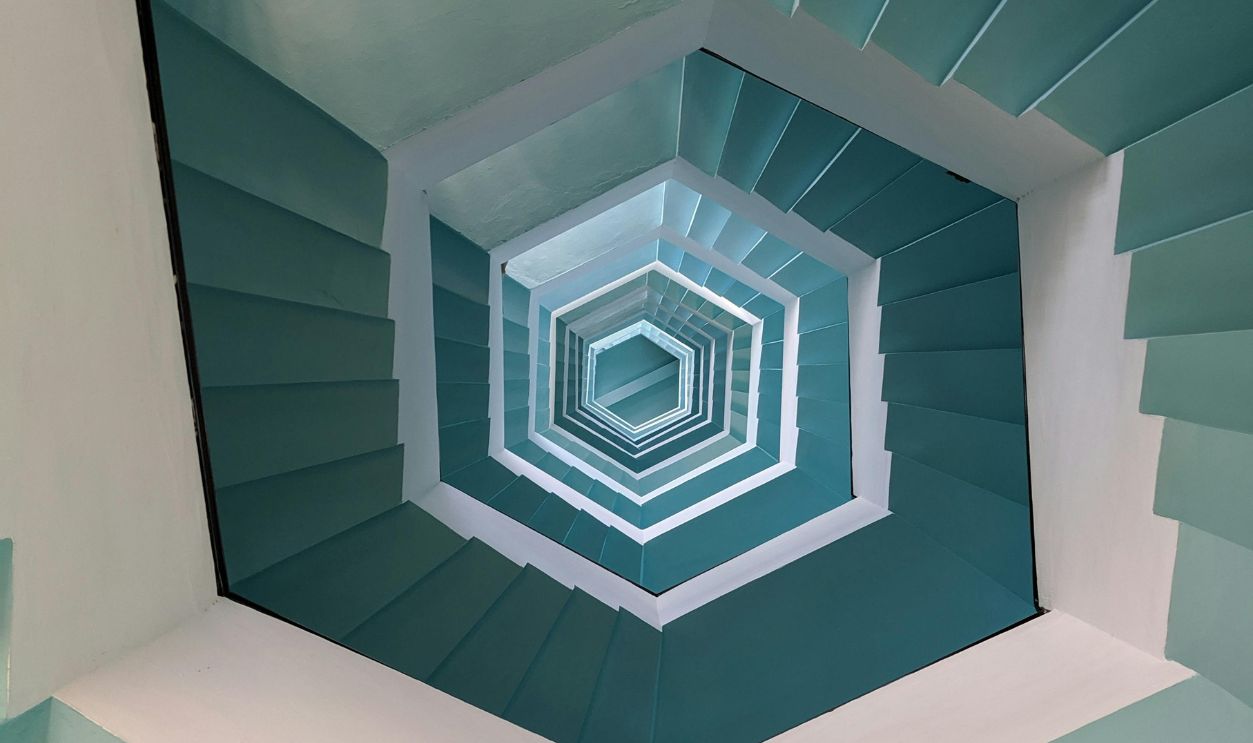 Helical Staircase With No Intermediate Rail