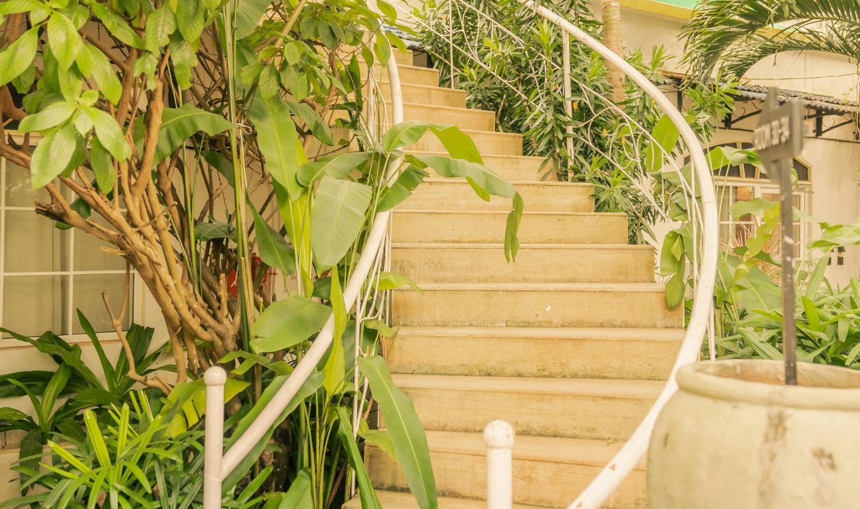 Planter-Integrated Stair Design