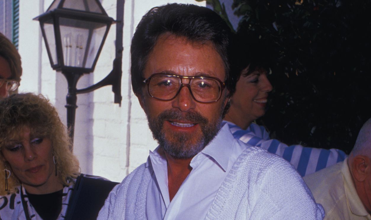   Gettyimages - 156113545, Ron Galella Archive - File Photos Actor Bill Bixby attends Pierre Cossette Super Bowl Party on January 22, 1989 at Chasen's Restaurant in Beverly Hills, California. 
