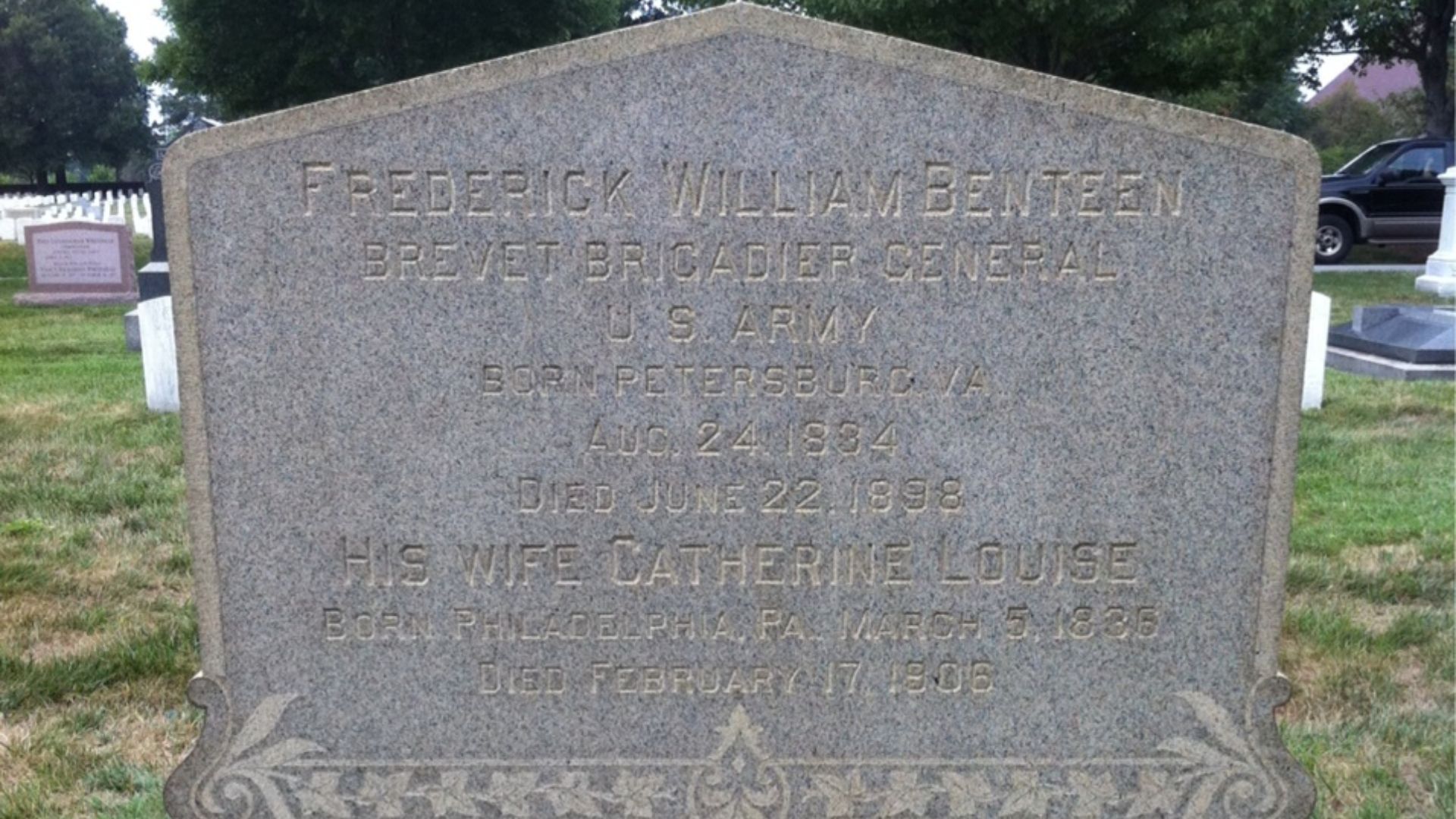 File:ANCExplorer Frederick Benteen grave.jpg
