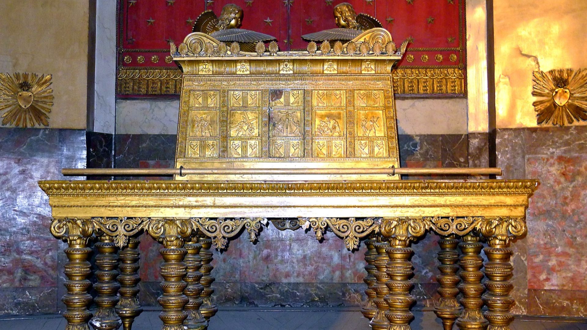 File:P1000484 Paris Ier Eglise Saint-Roch Chapelle Adoration Arche d'alliance reductwk.JPG