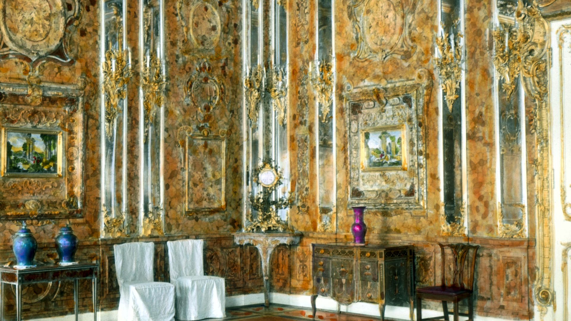 File:Catherine Palace interior - Amber Room (1).jpg