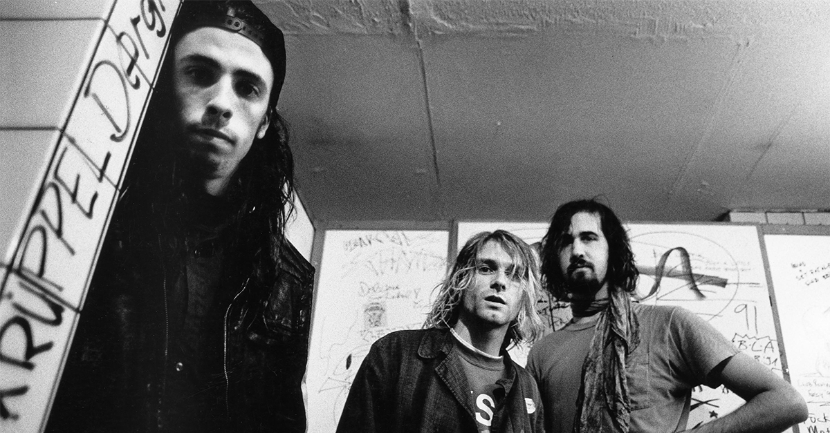 Photo of NIRVANA; L-R: Dave Grohl, Kurt Coabin, Krist Novoselic - posed, group shot