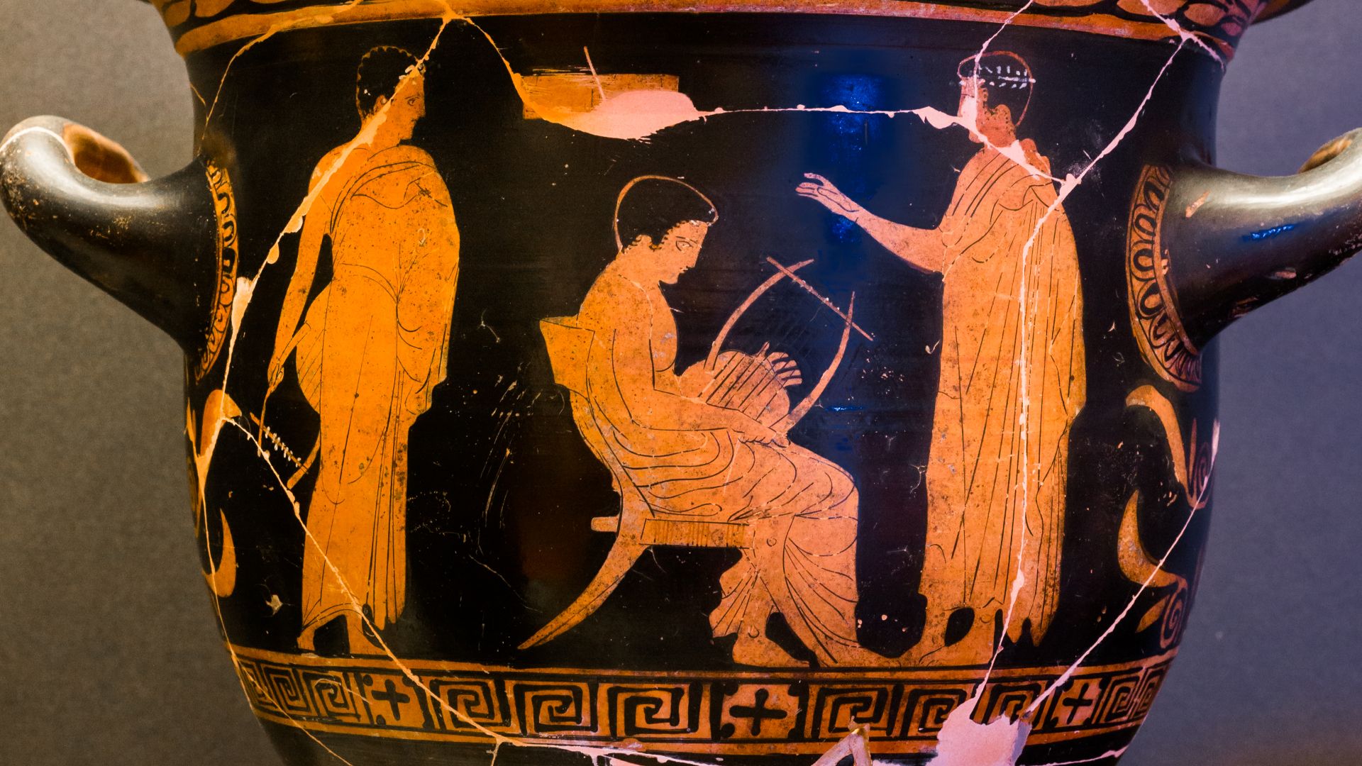 File:Group of Polygnotos ARV 1054 60 three youths with lyrai - three draped youths (02).jpg