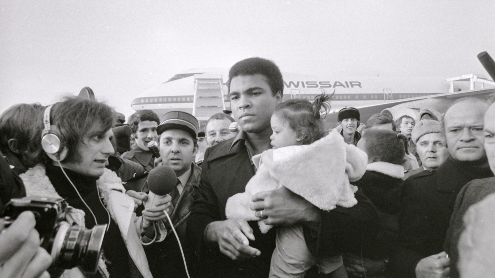 File:Muhammad Ali, Zürich Airport - 3.jpg