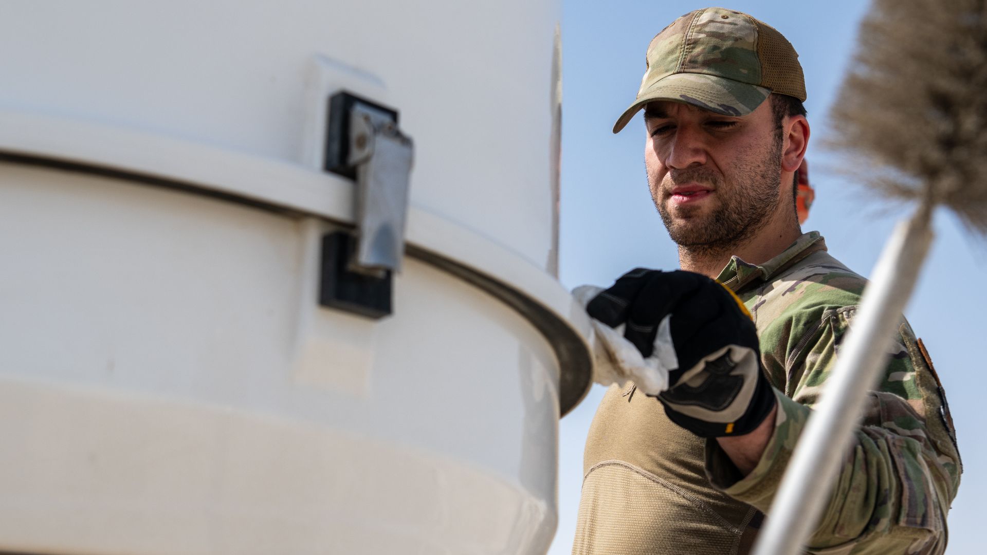 File:Weather radar system maintenance (8361827).jpg