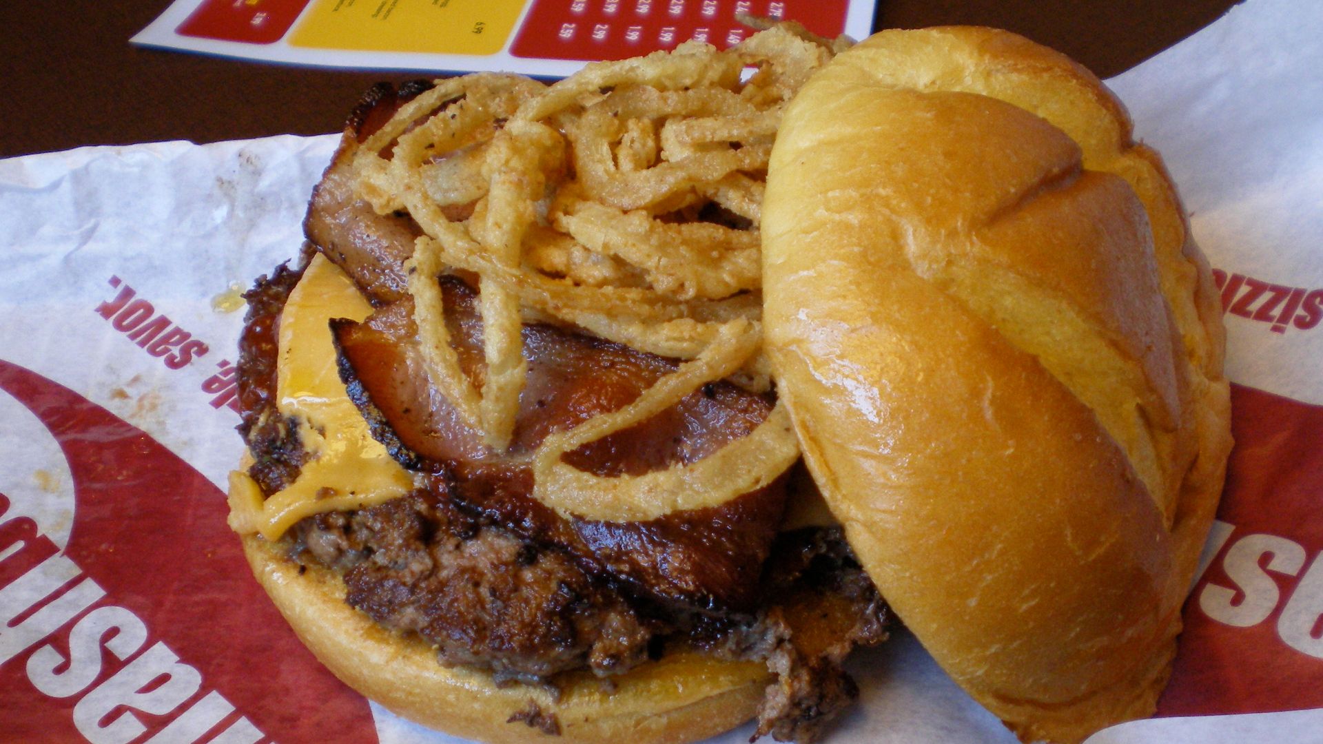 File:Smashburger BBQ bacon cheddar burger with deep-fried onions (1).jpg