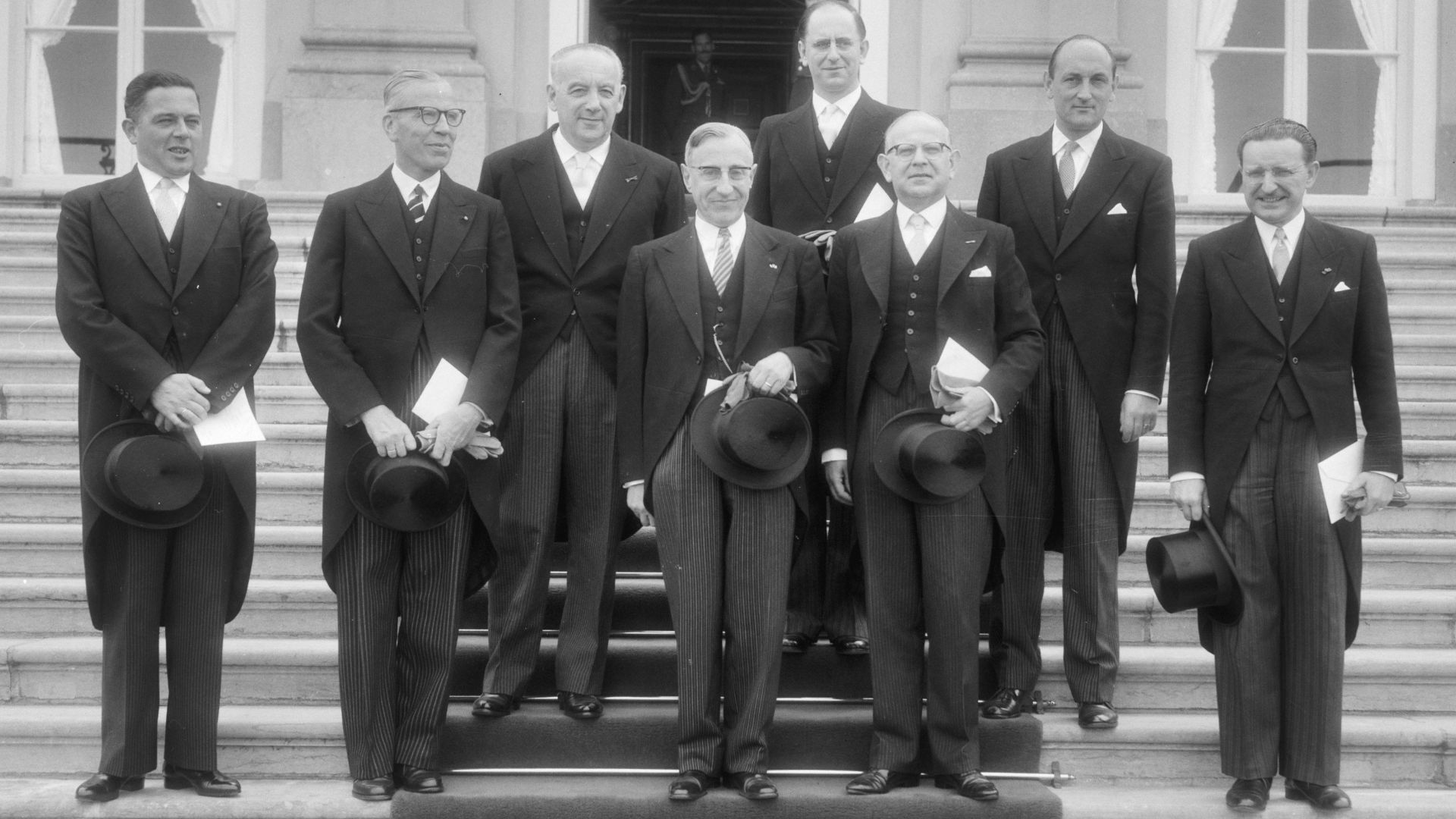 File:Kabinet-De Quay.jpg