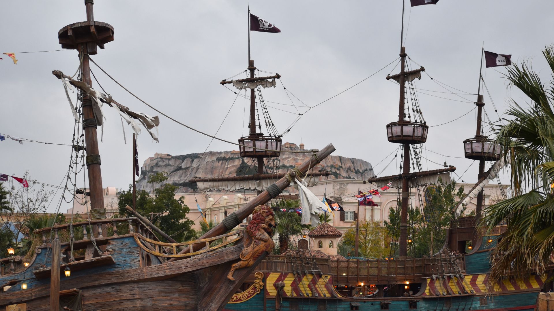 File:Treasure Cove - Pirate Ships.jpg